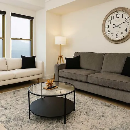Sleek & Snug 2Br Apartment - Lsalle 703